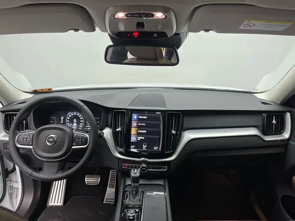 Volvo XC60 2020 T5 AWD Momentum Luxury Edition