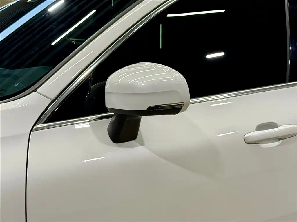 Volvo XC60 2022 B5 AWD Momentum Luxury Edition