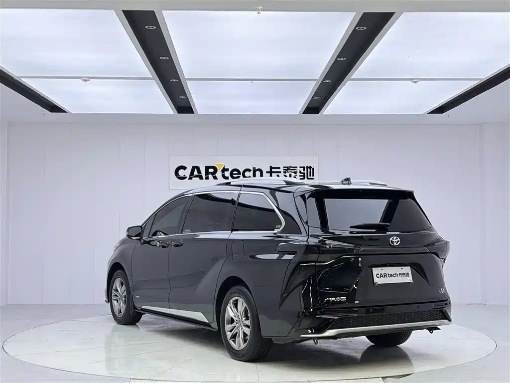 Toyota Sienna 2024 2.5L Hybrid Comfort Edition