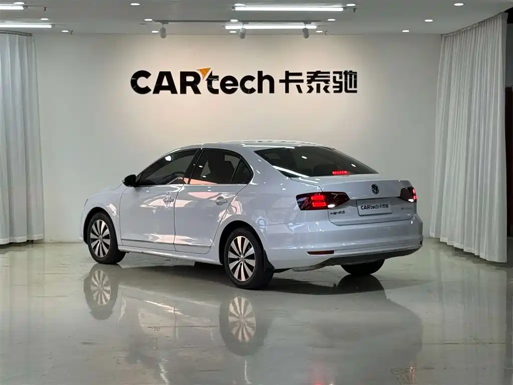 Volkswagen Sagitar 2018 1.6L Comfortline Automatic