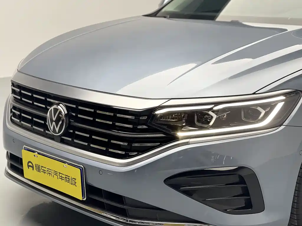 Volkswagen Passat 2022 330TSI Luxury Edition