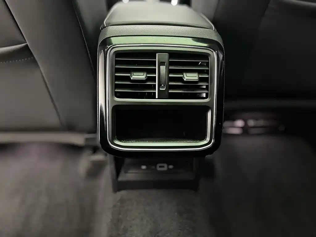 Volkswagen Passat 2022 330TSI Luxury Edition