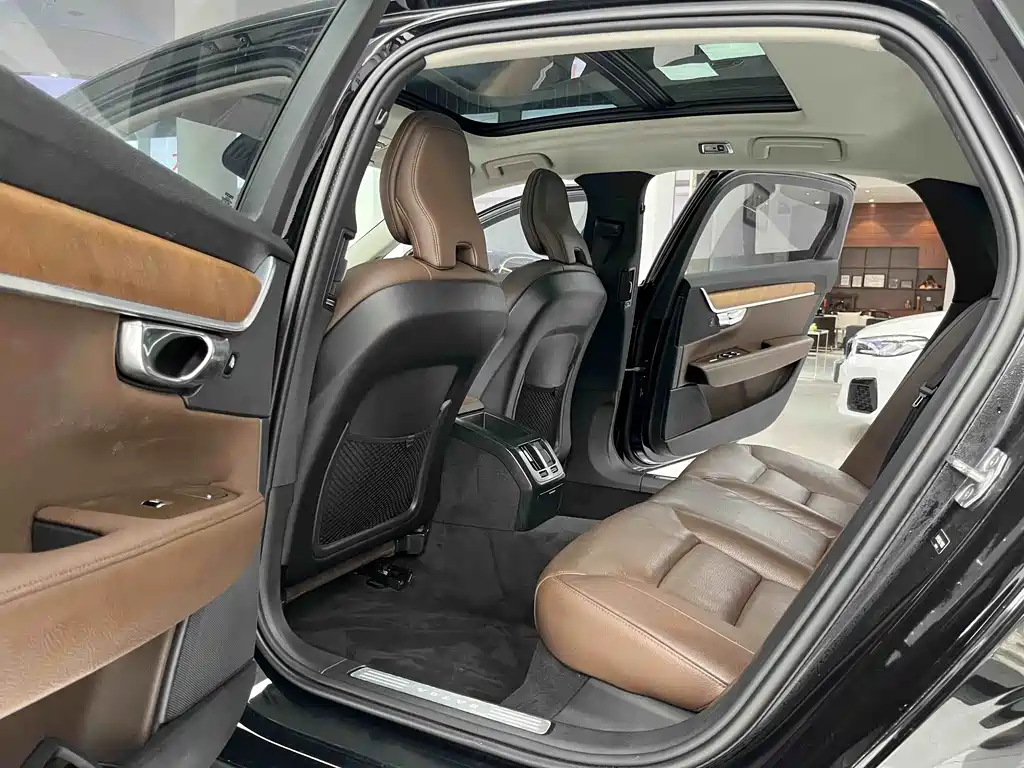 Volvo S90 2020 T5 Momentum Luxury Edition