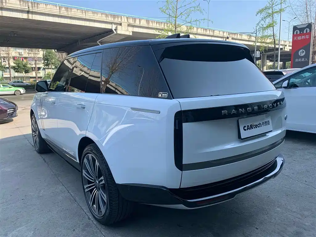 Range Rover 2023 3.0 L6 360PS SE