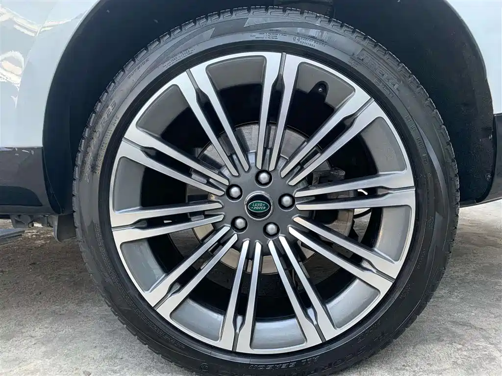 Range Rover 2023 3.0 L6 360PS SE