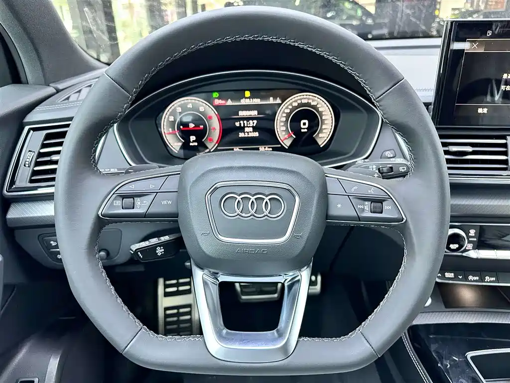 Audi Q5L 2024 40 TFSI Luxury Dynamic Edition