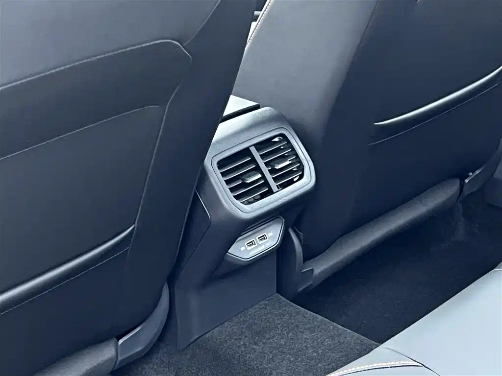 Bora 2025 Facelift 200TSI DSG Yuexing Navigation Edition