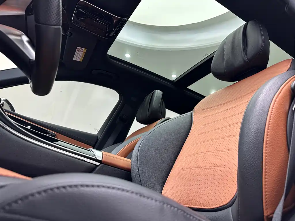 Mercedes-Benz GLC 260 L 4MATIC Luxury 5-seater