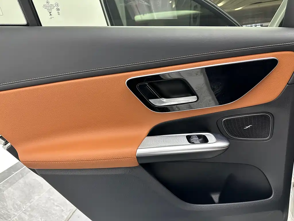 Mercedes-Benz GLC 260 L 4MATIC Luxury 5-seater