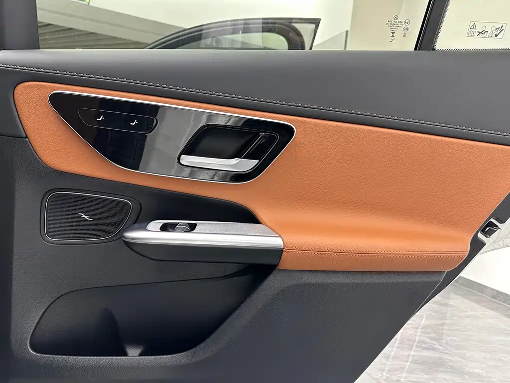 Mercedes-Benz GLC 260 L 4MATIC Luxury 5-seater
