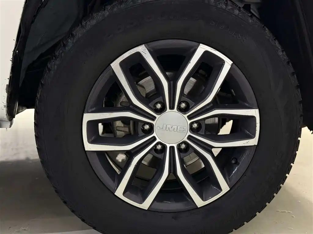 JMC Yuhu 9 2022 2.0T Automatic Gasoline 4WD Comfort Edition