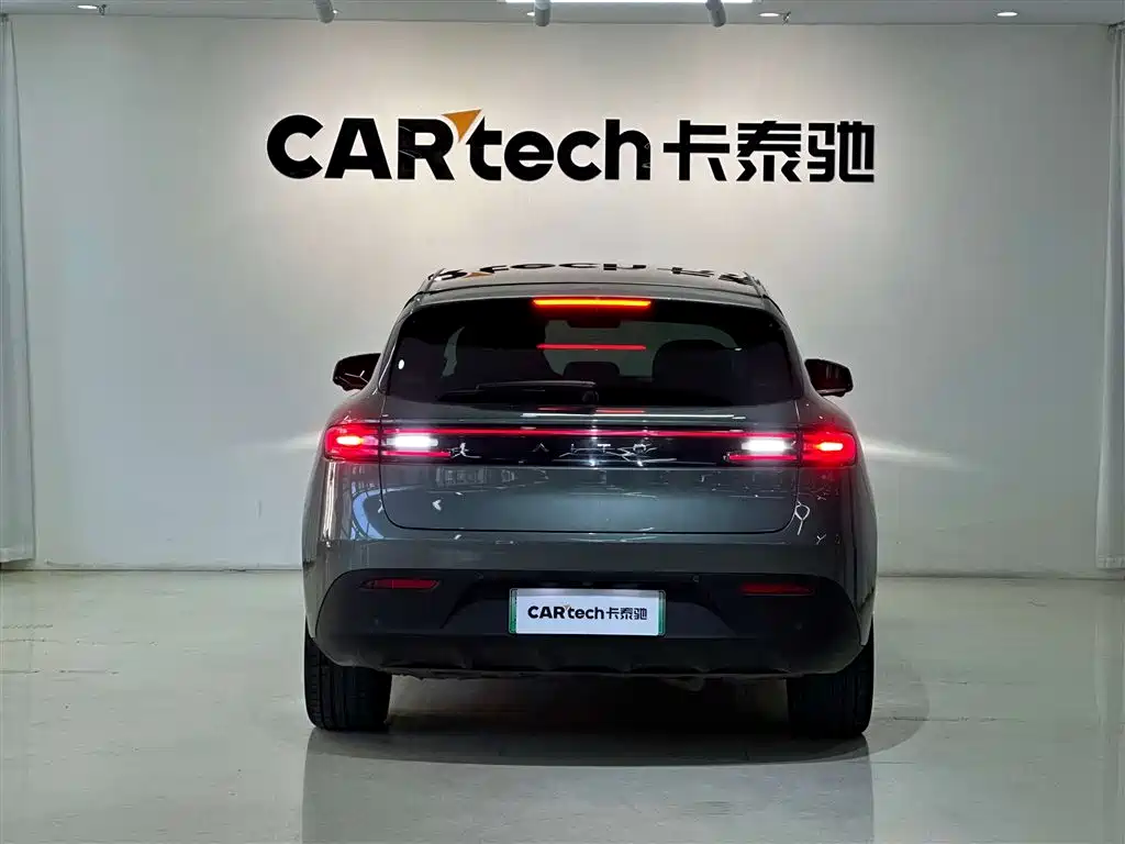 AITO M5 2022 EREV AWD Flagship Edition