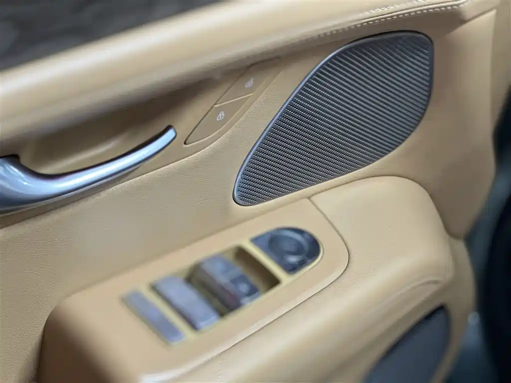AITO M5 2022 EREV AWD Flagship Edition
