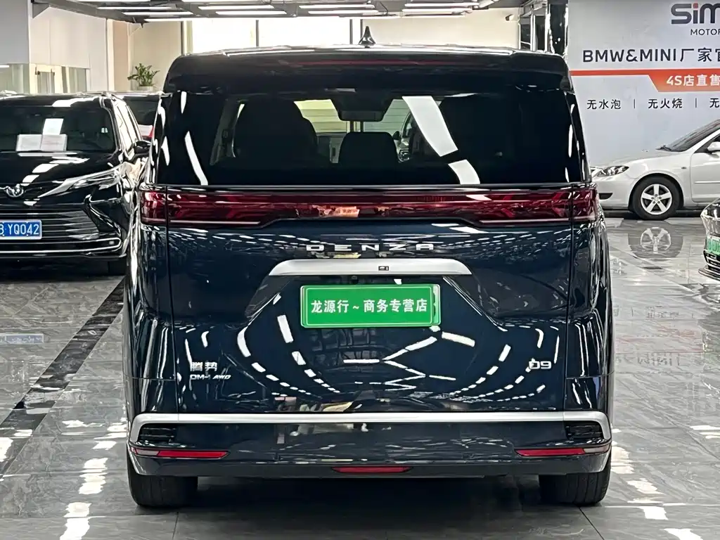 Denza D9 2022 DM-i 970 AWD Flagship