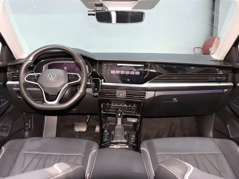 Passat 2023 Facelift 330TSI Luxury Edition
