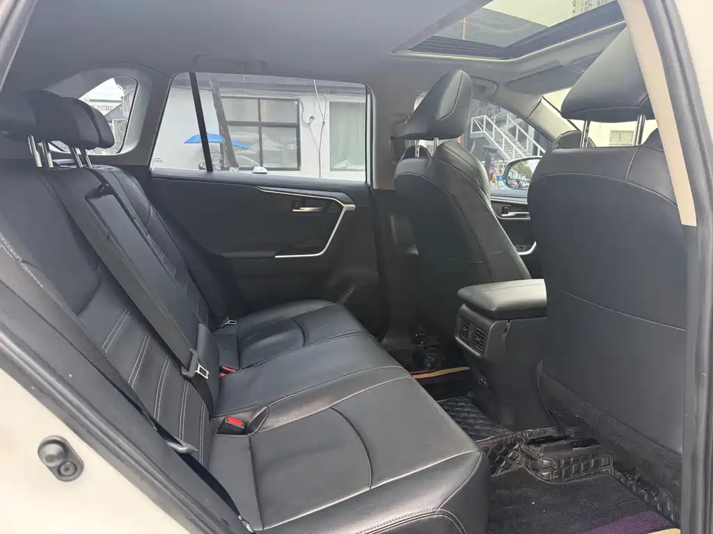 Toyota Wildlander 2022 2.0L CVT AWD Luxury Edition