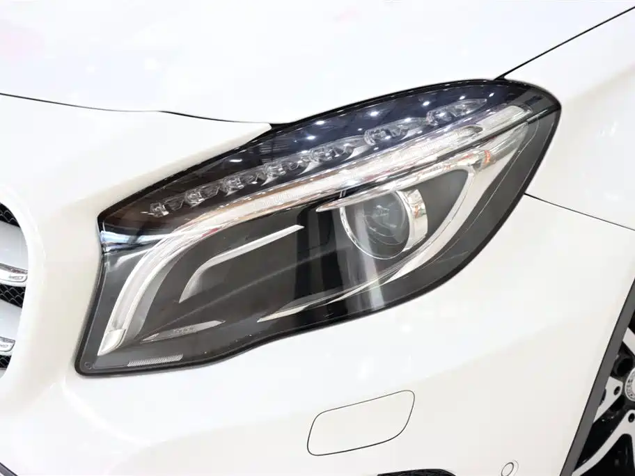 Mercedes-Benz GLA 2015 GLA 200 Fashion Edition
