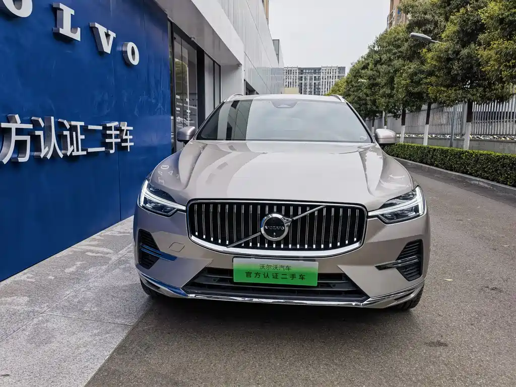 Volvo XC60 T8 Plug-in Hybrid AWD Long Range Plus 2024