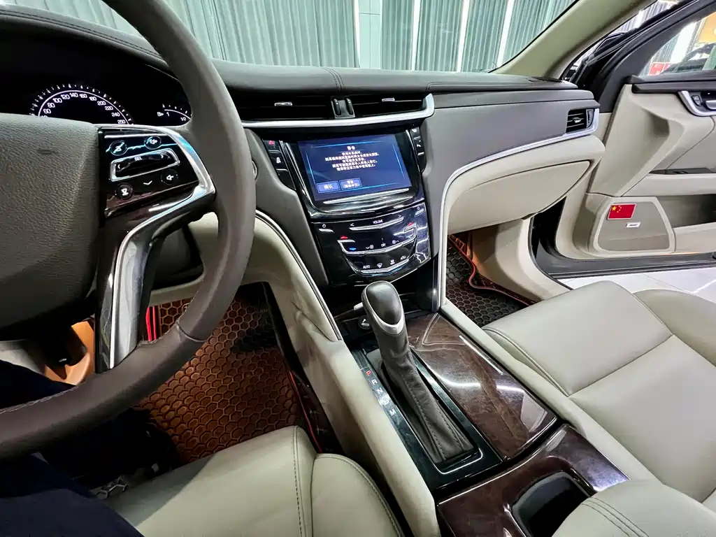 Cadillac XTS 2017 28T Technical