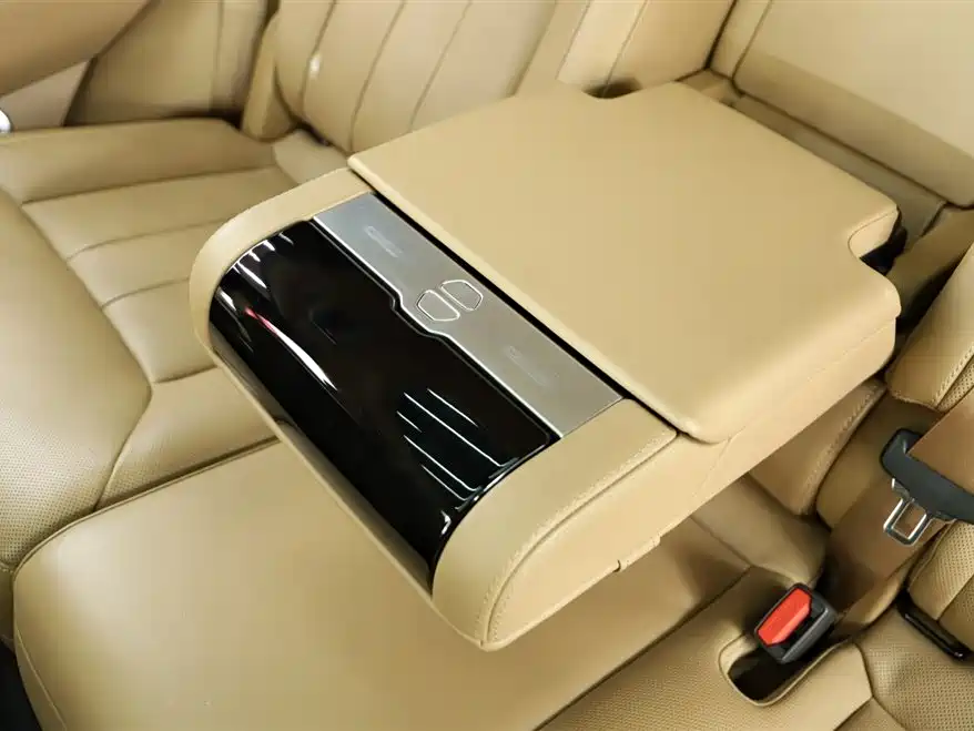 Range Rover 2024 3.0 L6 360PS Vogue