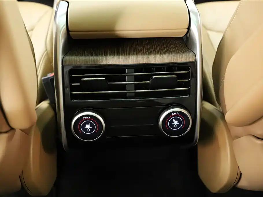 Range Rover 2024 3.0 L6 360PS Vogue