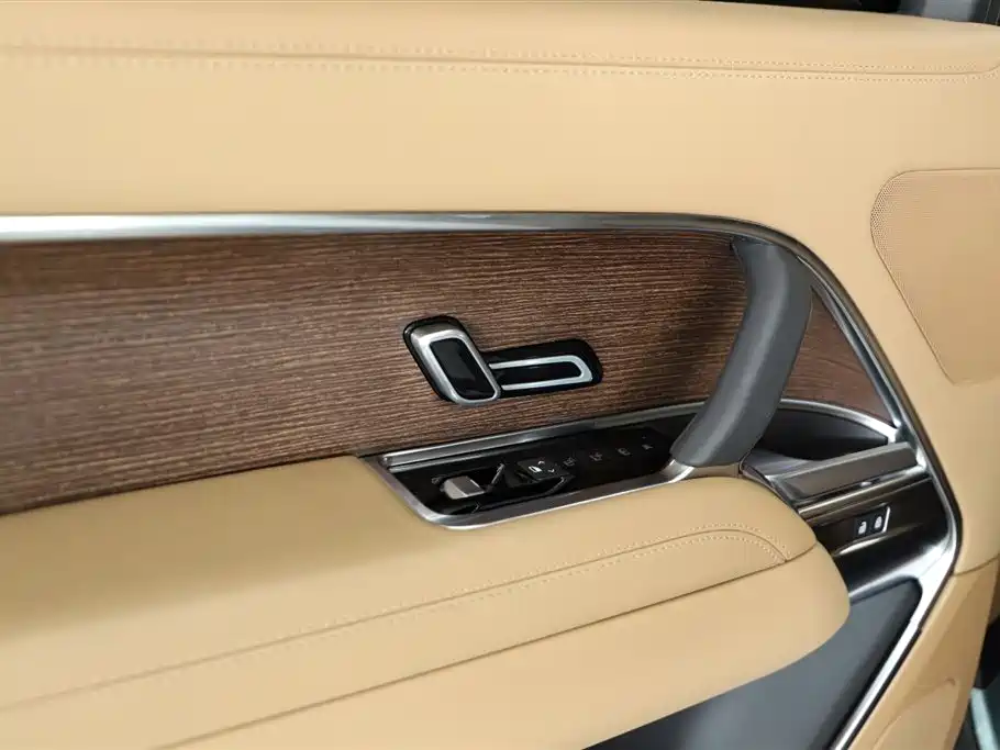 Range Rover 2024 3.0 L6 360PS Vogue