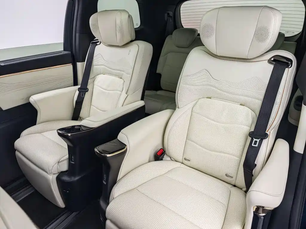 GAC Trumpchi M8 2023 Grandmaster Series Dual Engine Flagship Edition
