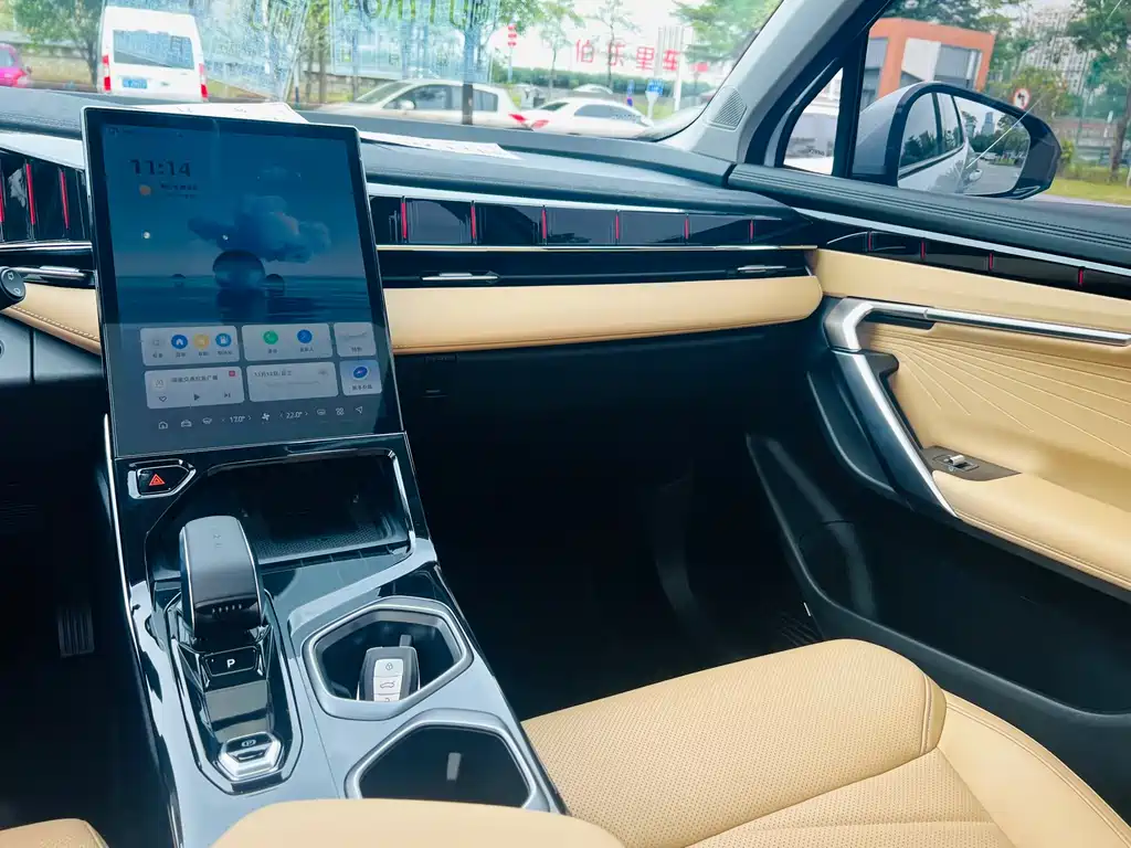 Geely Boyue L 2023 1.5TD DCT Prestige