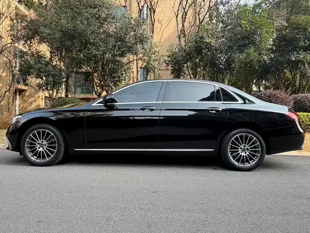 Mercedes-Benz E-Class 2023 Facelift E 260 L