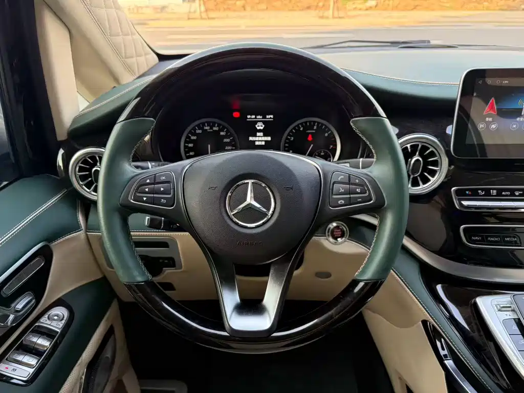 Mercedes-Benz Vito 2021 2.0T Business Edition 7-Seater