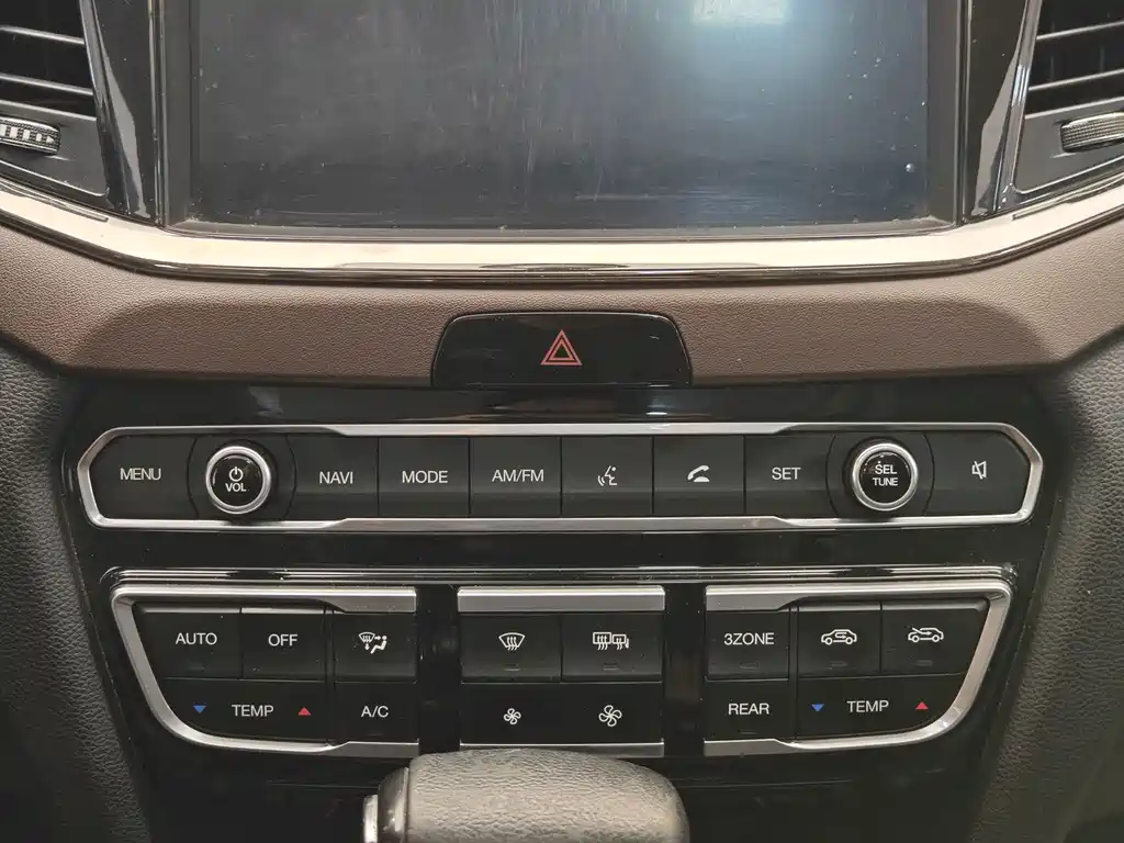 GAC Trumpchi GS8 2017 320T 2WD Luxury Smart Connect Edition (7-Seater)