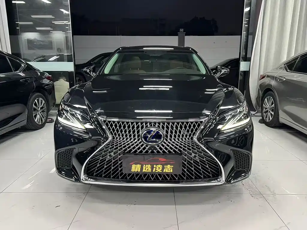 Lexus LS 500h Excellence Edition 2020 China VI