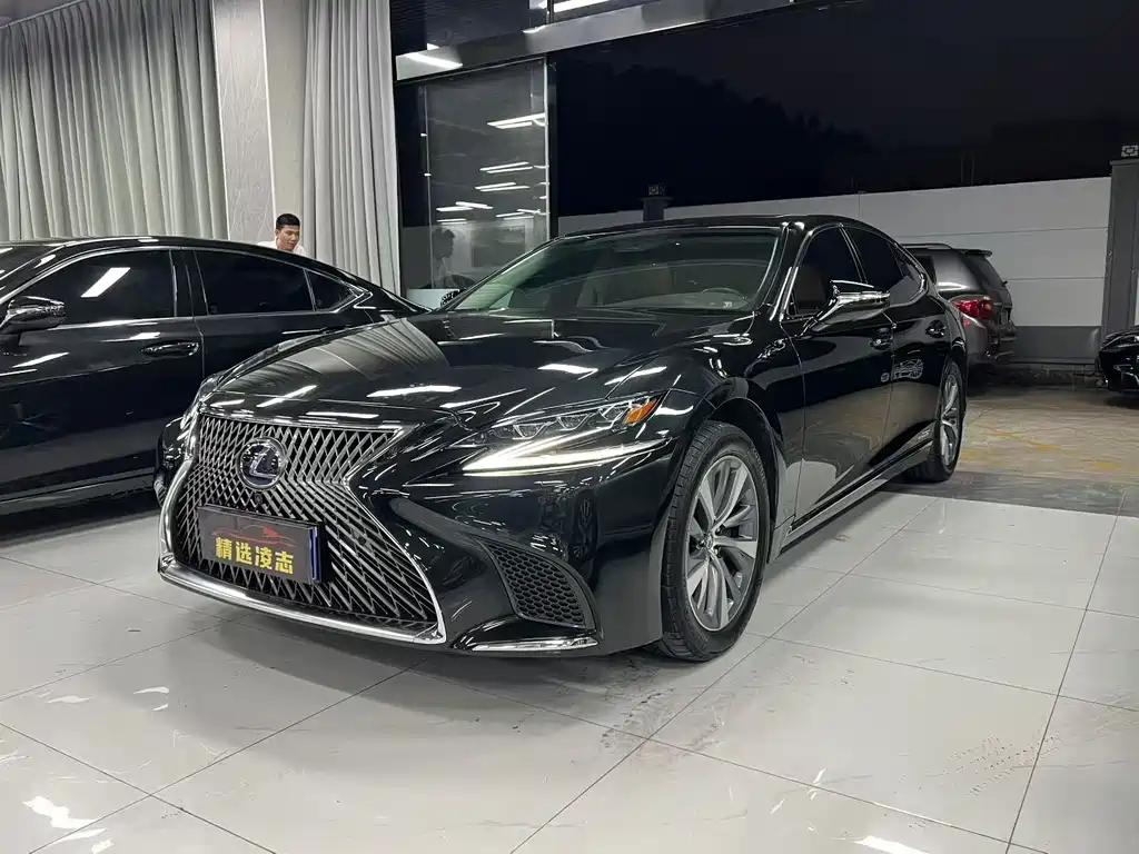 Lexus LS 500h Excellence Edition 2020 China VI