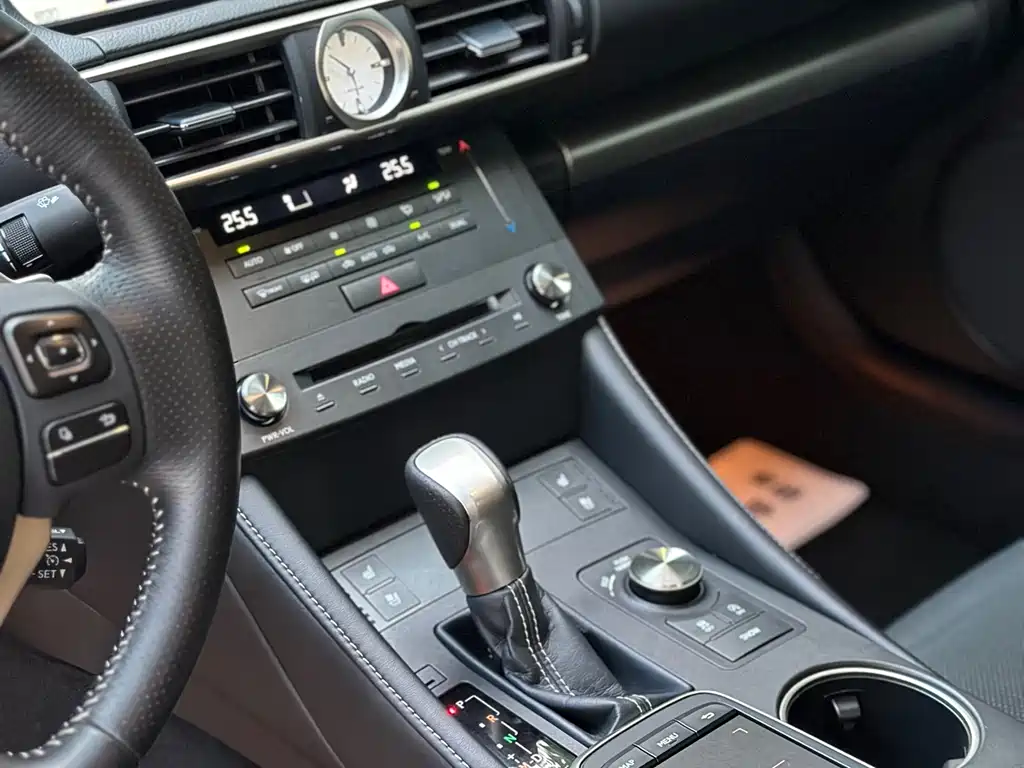 Lexus RC 300 F SPORT 2018