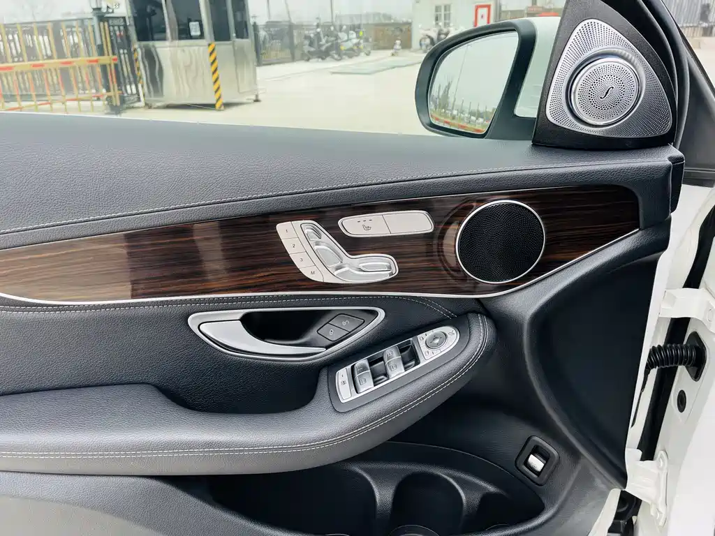 Mercedes-Benz GLC 2019 Facelift GLC 260 L 4MATIC Luxury