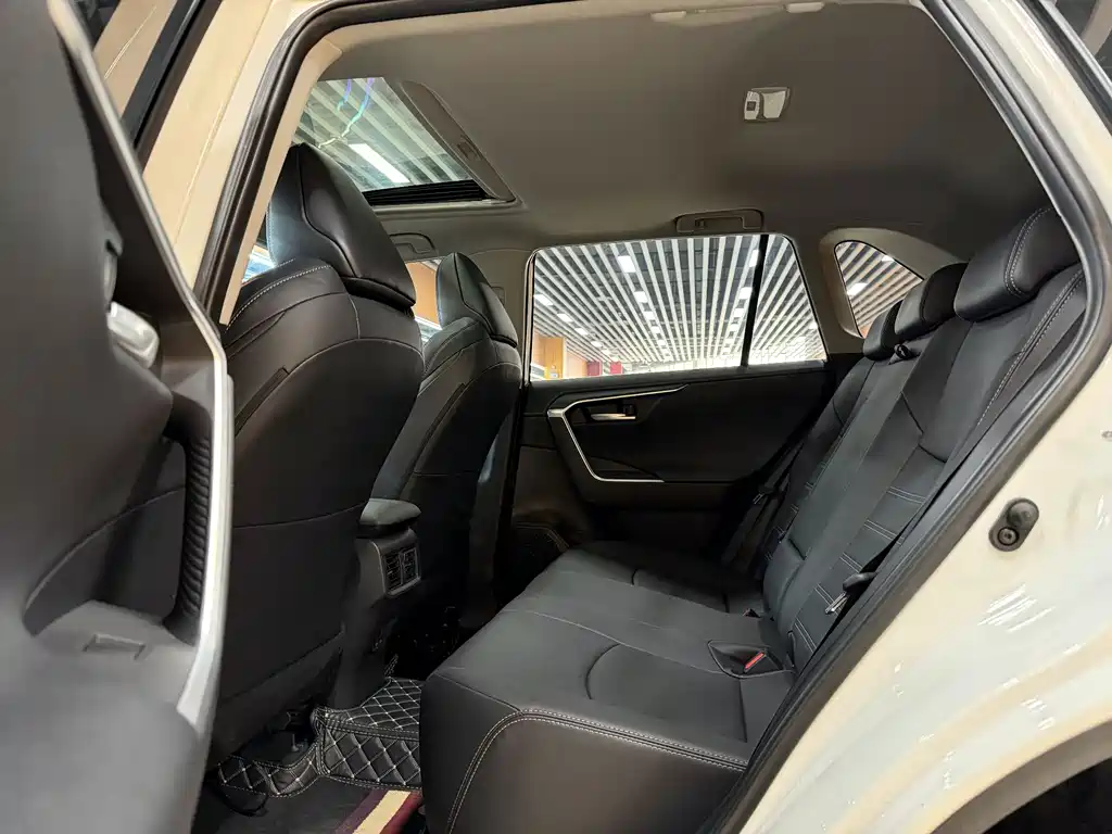 Toyota Wildlander 2022 2.0L CVT AWD Luxury Edition