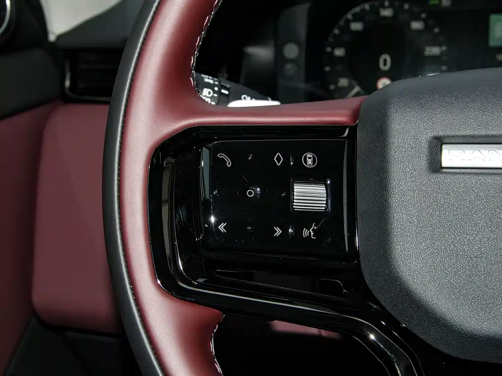Range Rover Evoque L 2024 SE