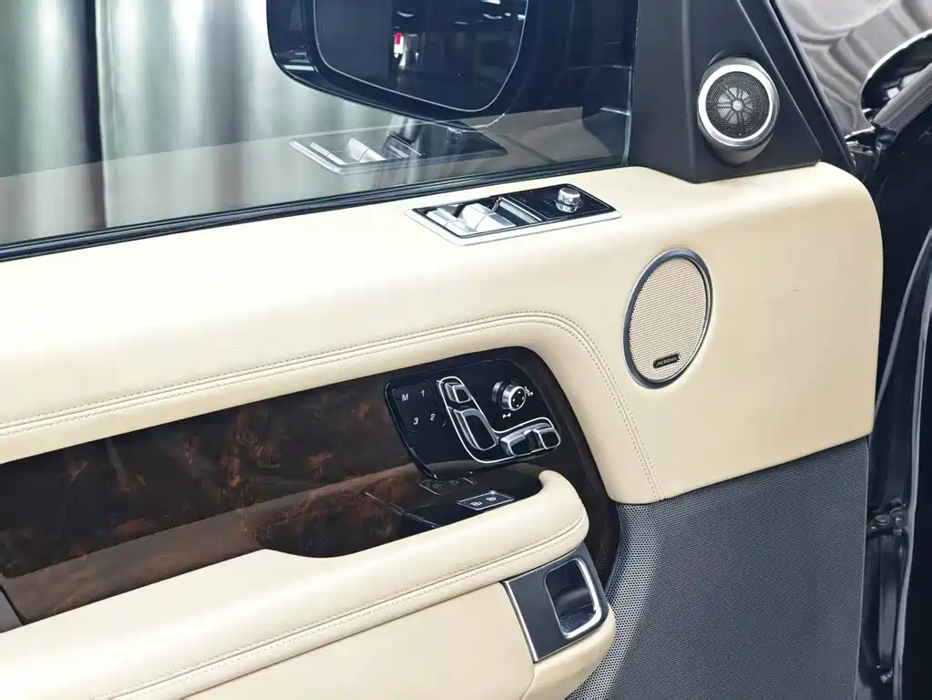 Range Rover 2021 3.0 L6 Heritage Edition