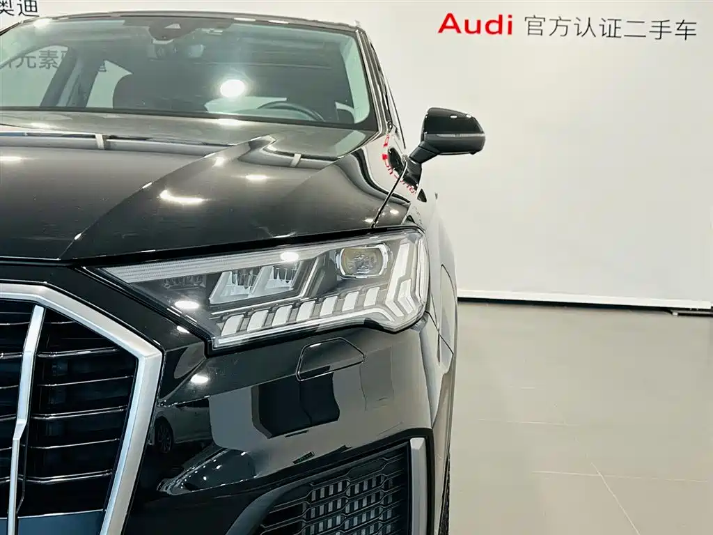 Audi Q7 2023 55 TFSI quattro S line
