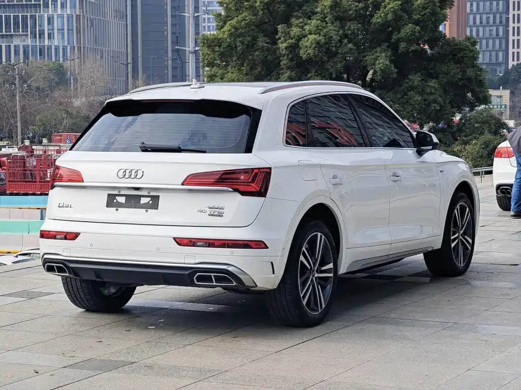 Audi Q5L 2022 40T Luxury Dynamic Edition