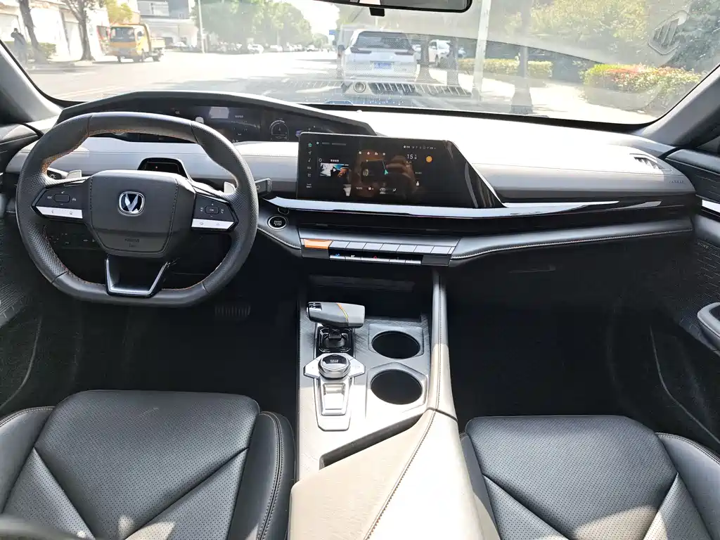 Changan UNI-V 2022 1.5T Premium