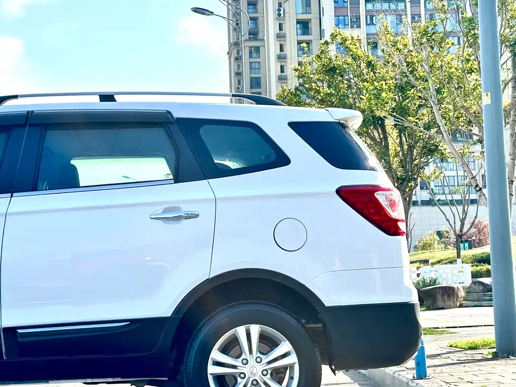 BAIC Huansu S3 2014 1.5L Luxury Edition China IV