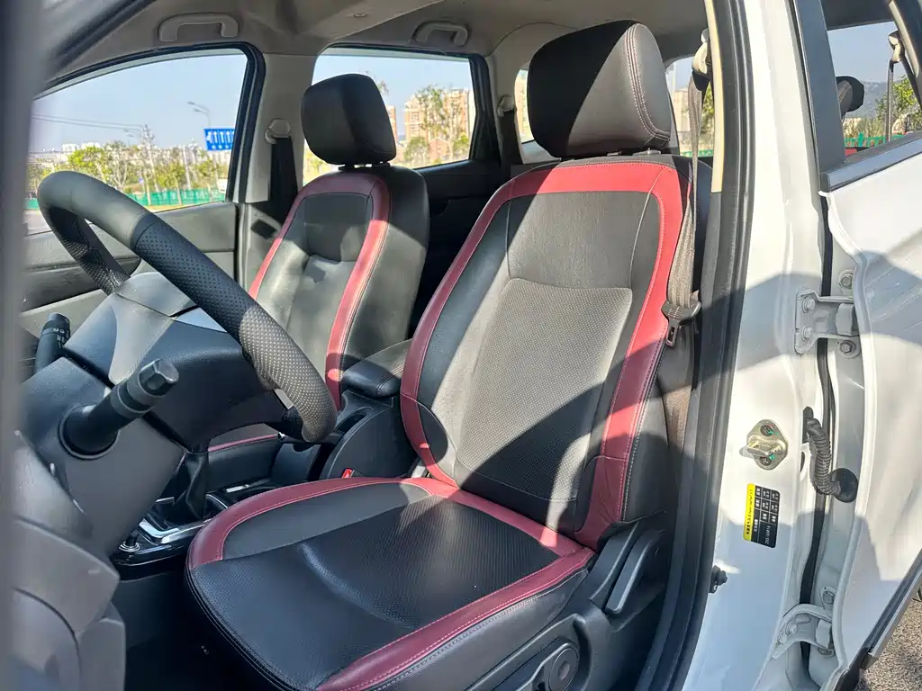 BAIC Huansu S3 2014 1.5L Luxury Edition China IV