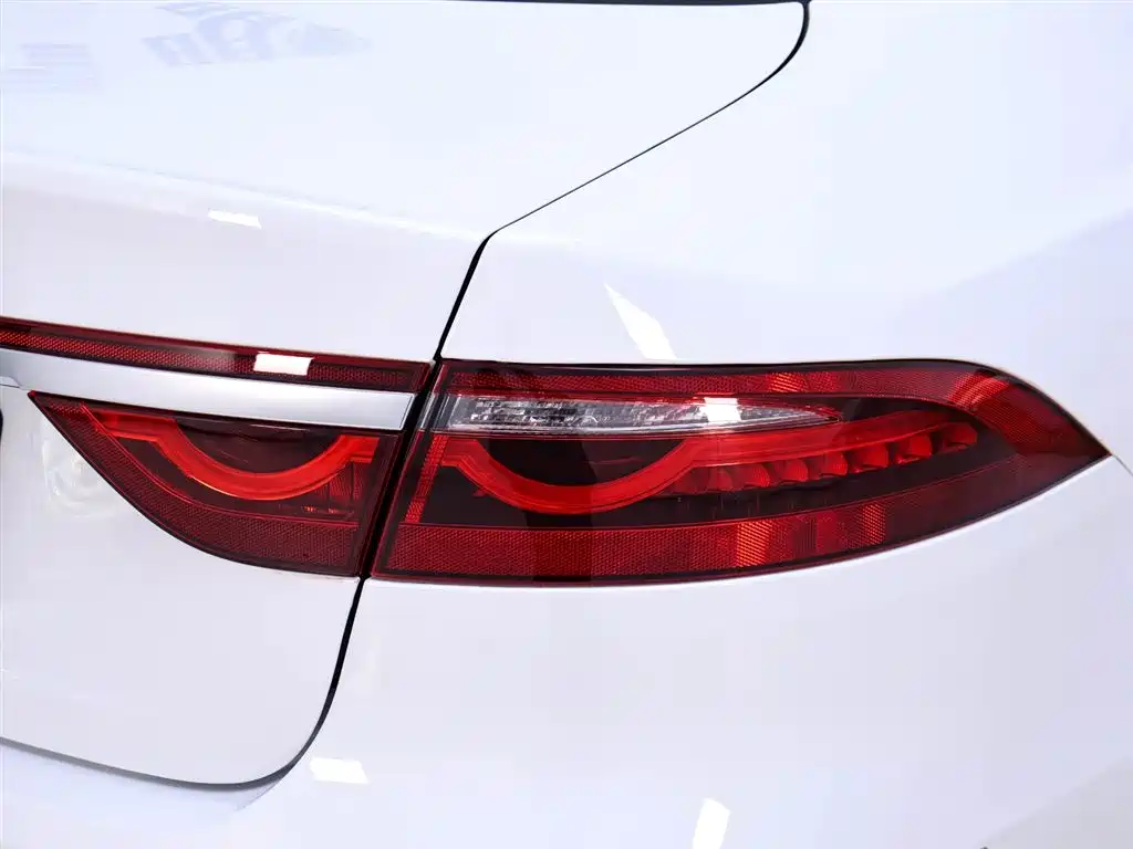 Jaguar XFL 2024 P250 RWD Premium Luxury Edition