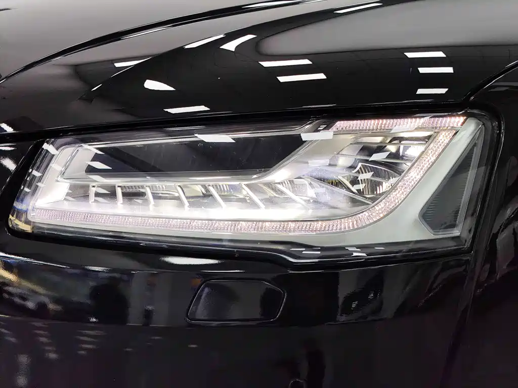 Audi A8L 45 TFSI quattro