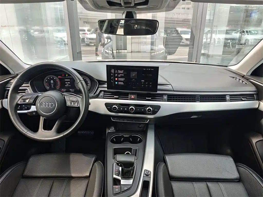Audi A4L 2022 40 TFSI Sport