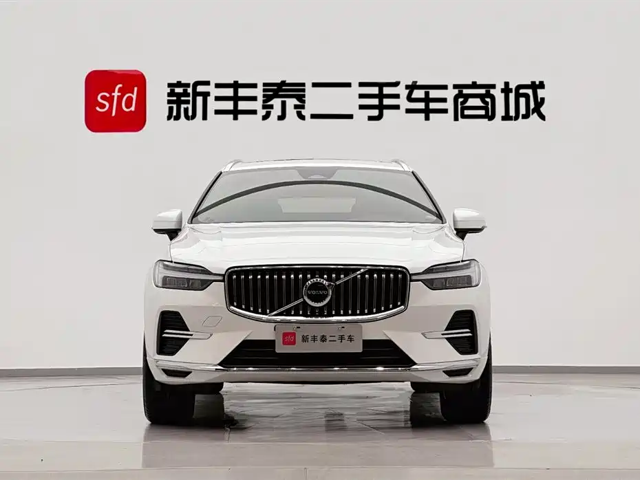 Volvo XC60 2024 B5 AWD Momentum