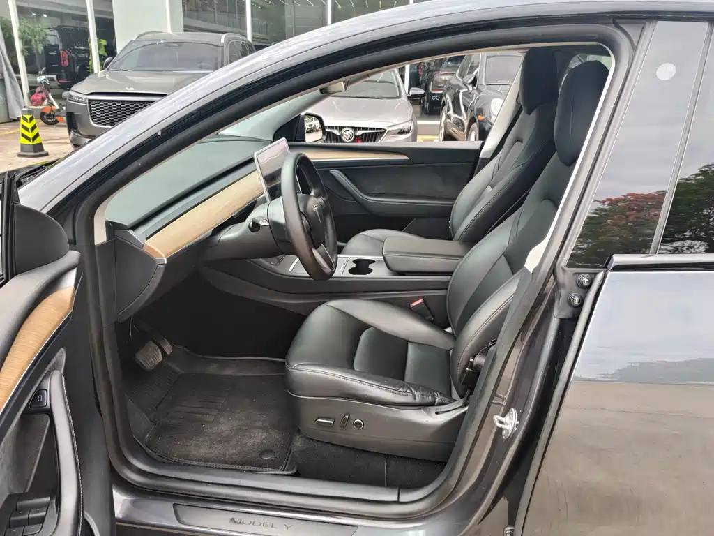 Tesla Model Y 2021 Long Range AWD
