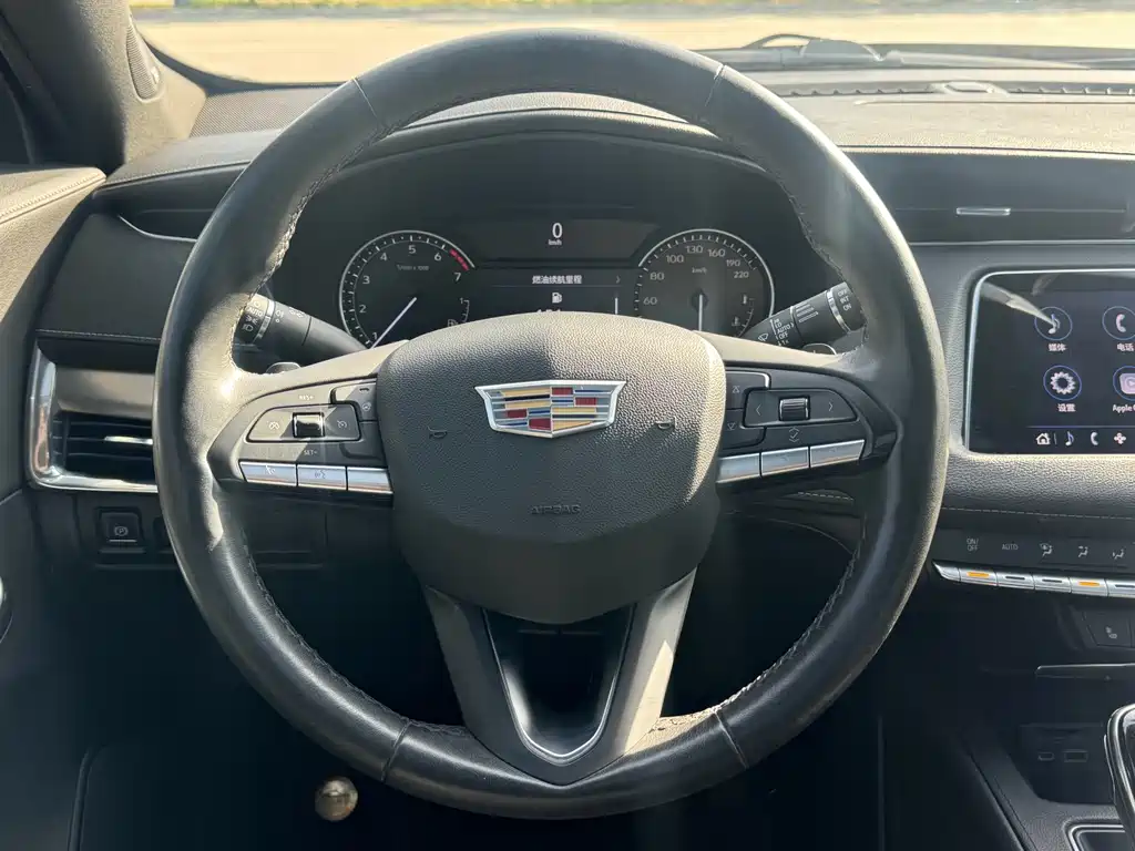 Cadillac XT4 2021 28T FWD Leading Edition