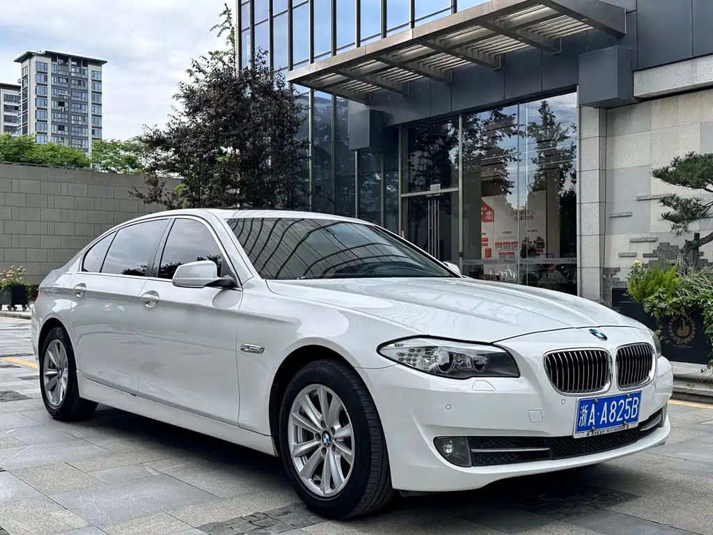 BMW 5 Series 2013 525Li Leading Edition